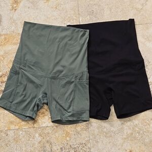 Maternity over the bump bike yoga shorts with pockets 5" inseam XS